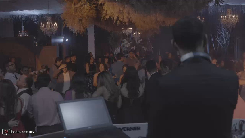 Iniciando baile en una boda