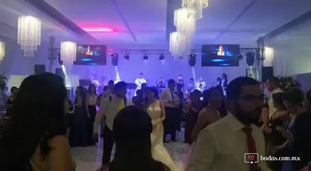 Con todo el ritmo de cumbia