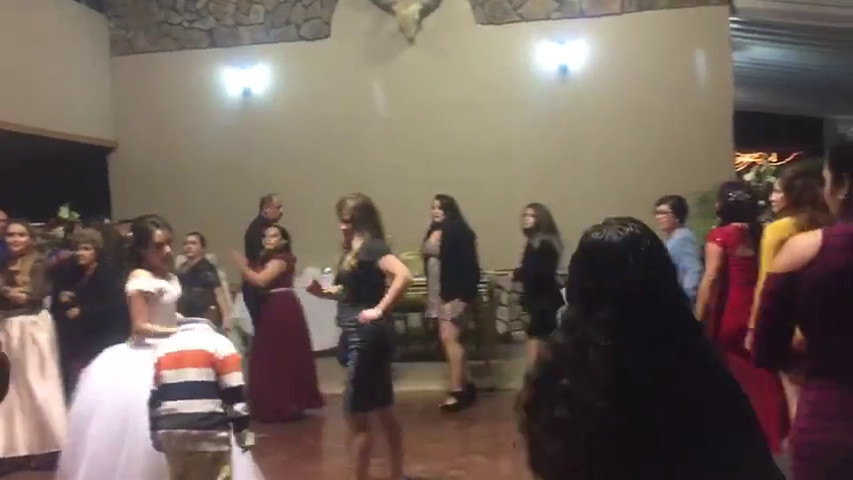 Cantando en boda