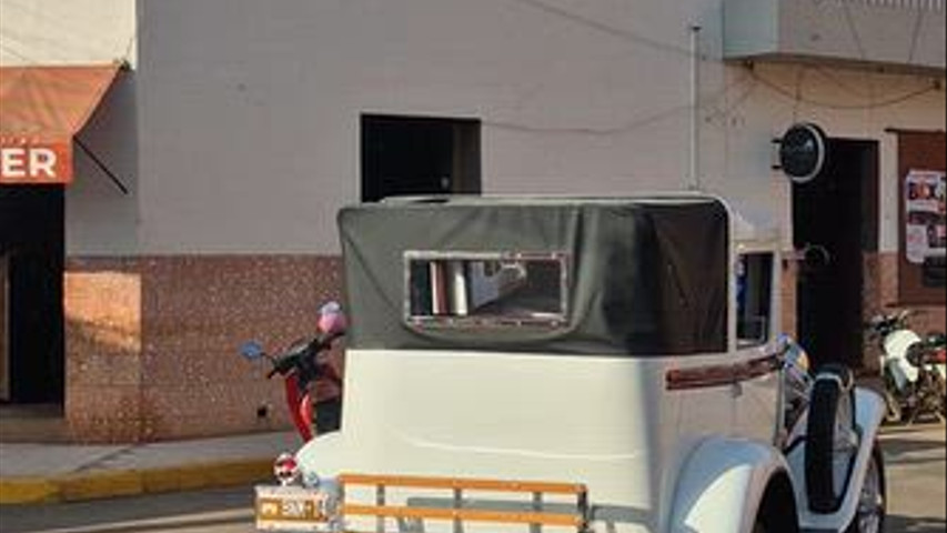 Auto Antiguo en Acatic, Jal.