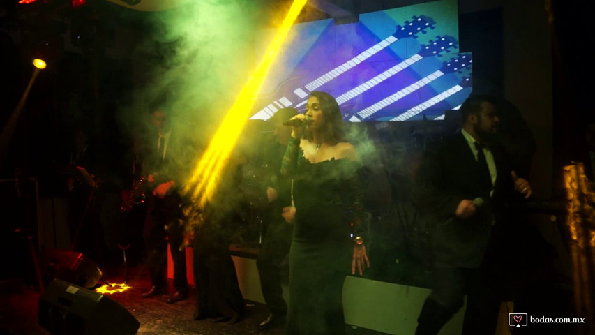 Decibeles Liveshow - Banda & DJ