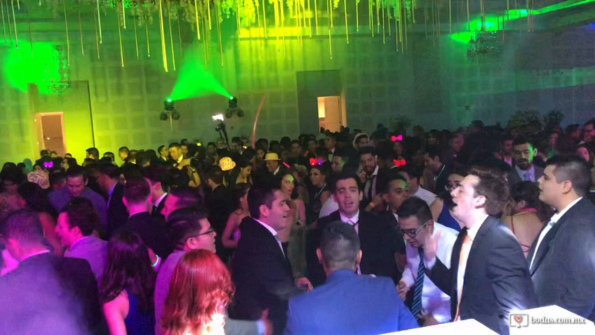 Decibeles Liveshow - Banda & DJ