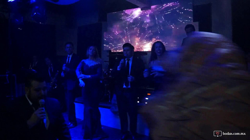 Decibeles Liveshow - Banda & DJ