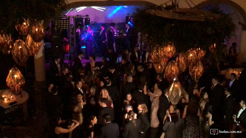 Decibeles Liveshow - Banda & DJ