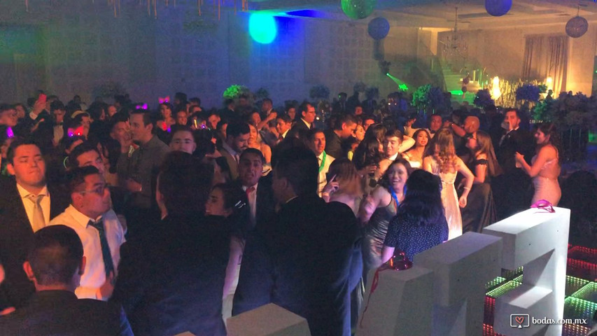 Decibeles Liveshow - Banda & DJ