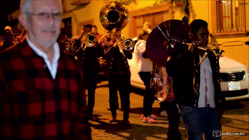 Callejoneada con banda