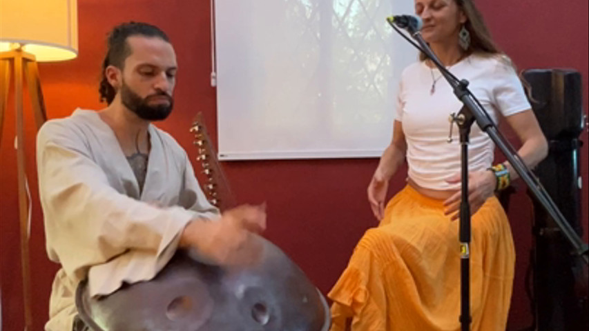 Dorka y Jean Om Namah Shivaya