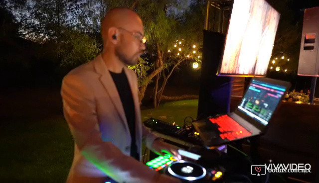 Social DJ