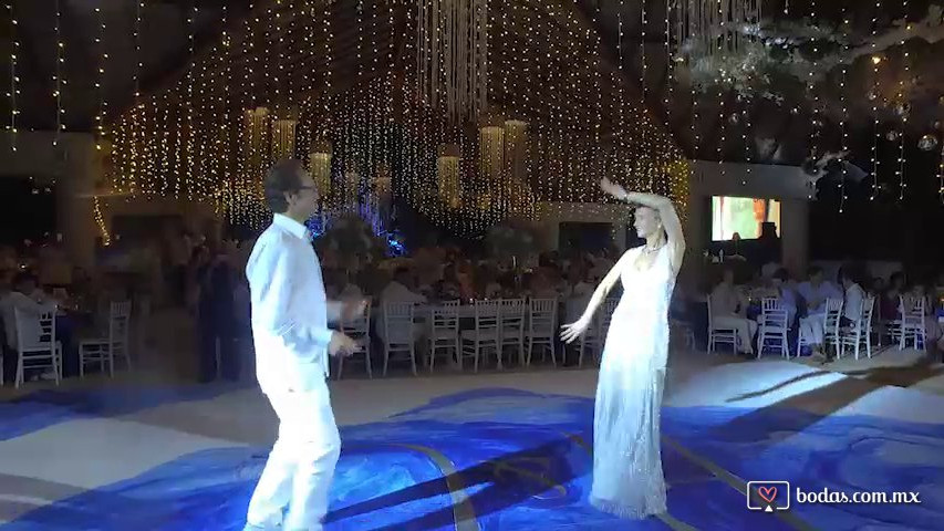 Baile novios Punta Sirena