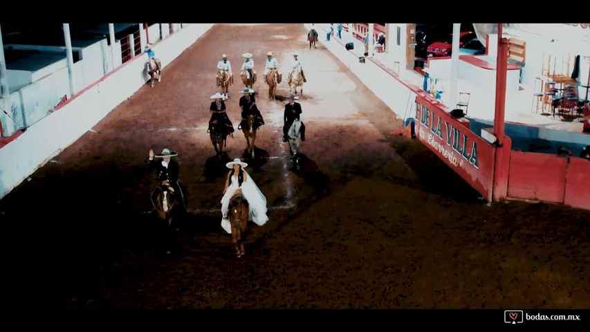 Boda con drone y caballos