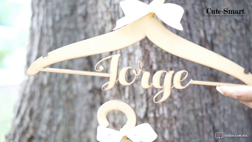 Ganchos personalizados para bodas