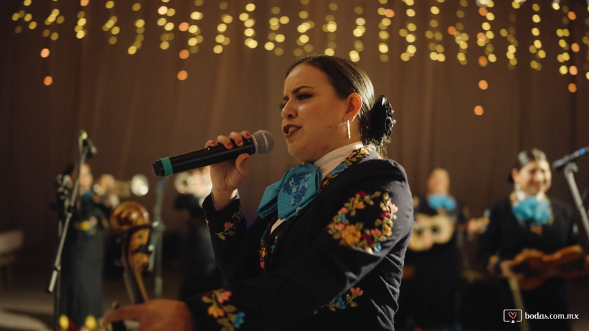 Mariachi femenil