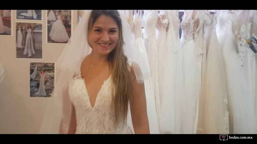 Nuestra novia ya esta lista para su Boda! 