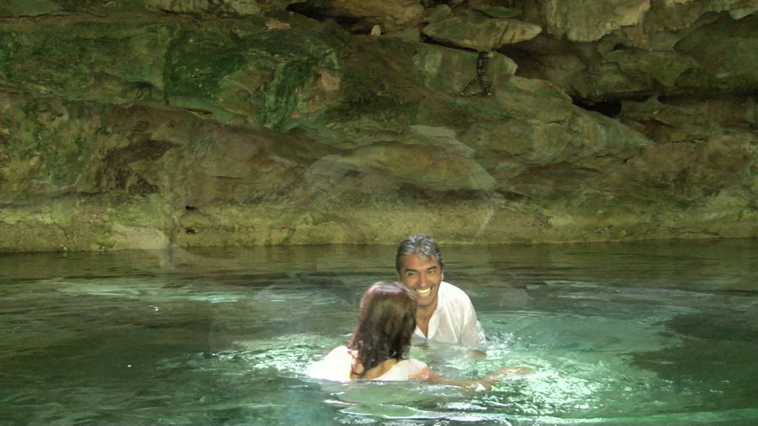 Trash The Dress en Cenote - Riviera Maya