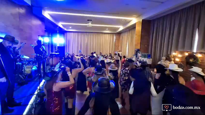 Grupo Versátil Barra Libre