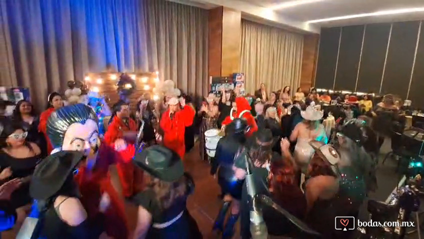 Grupo Versátil Barra Libre