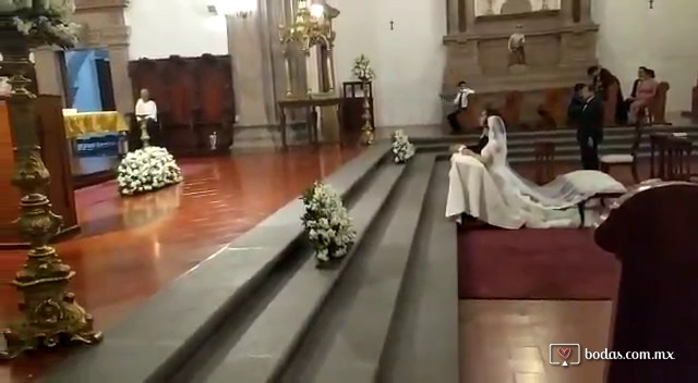 Jazmine Meneses Soprano