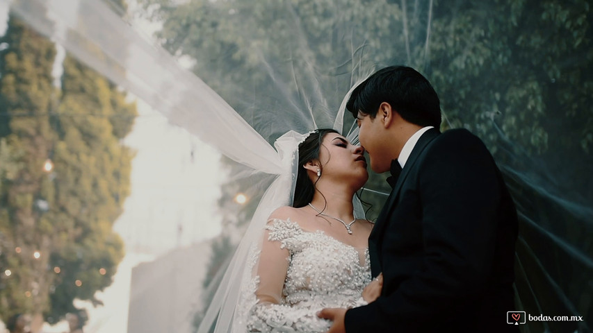 Mayte & Miguel // Wedding Minute