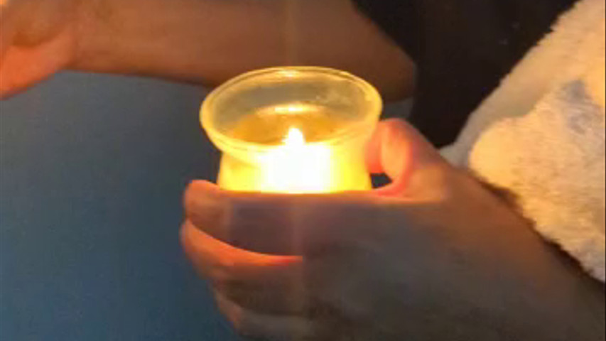 Masaje con velas calientes