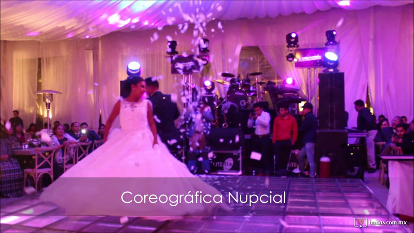 Vals y baile con caballeros de honor