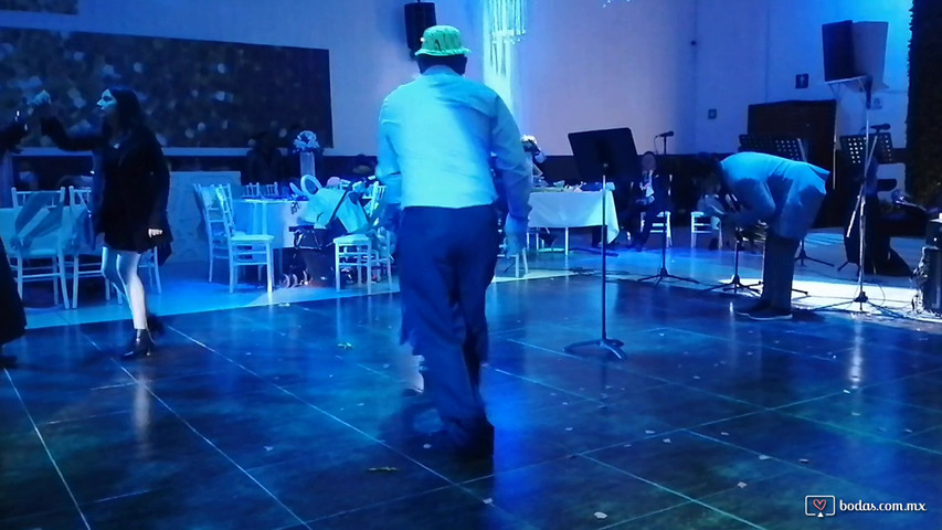 Romántico del sax en la hora del baile