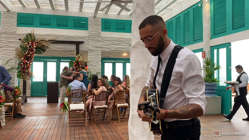 Guitarra para amenizar ceremonia