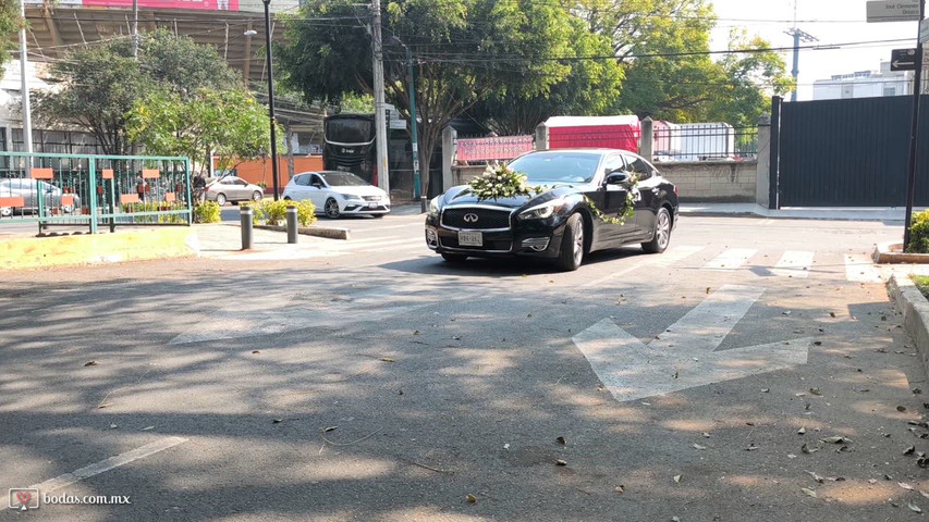 Infiniti Q70