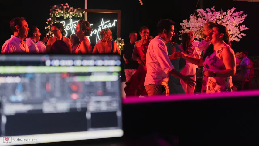 Fiesta en Cuernavaca con Clazzic DJ | DJ para Bodas y Eventos