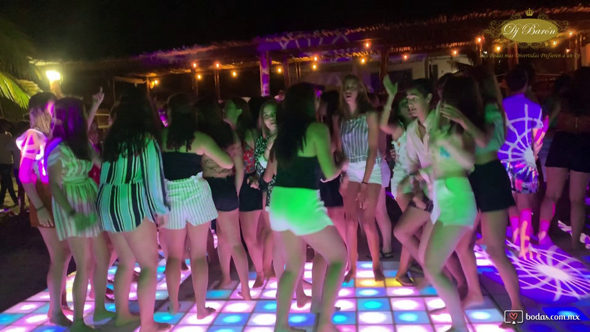 Dj Baron fiesta en la playa 16 años