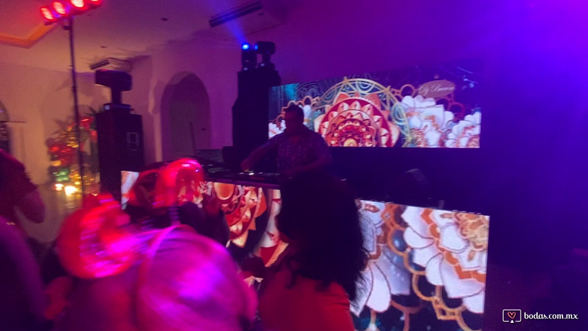 Booth DJ Pantalla Pitch