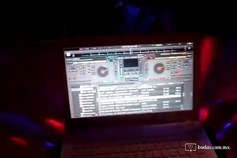 Dj con música