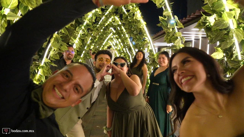 Reel Damas y Novios