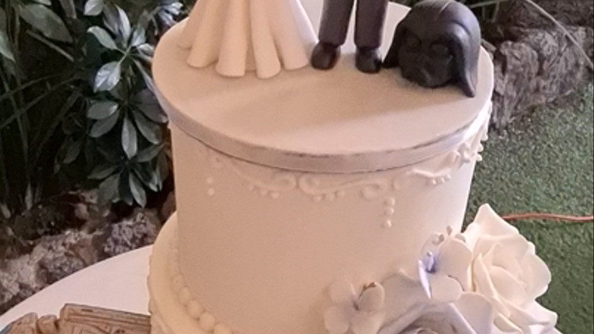 Pastel fondant con pareja de novios