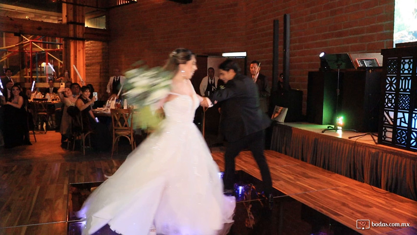 Allison + Adán
