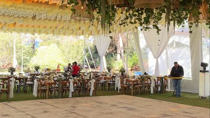 Servicio de DJ, pista de baile.