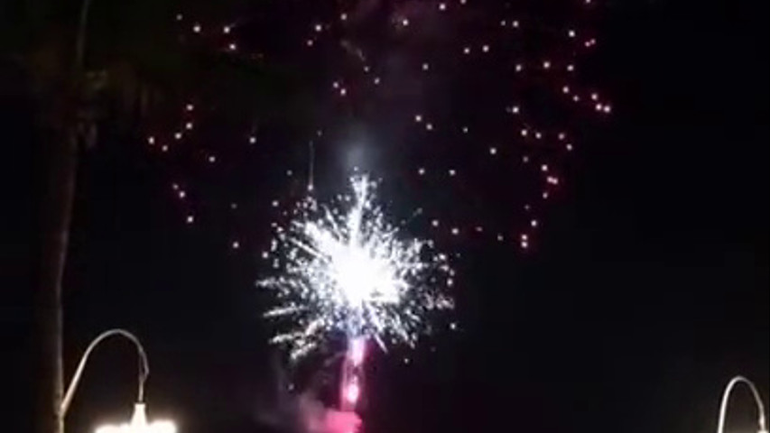 Pirotecnia desde el mar en boda Riviera Maya 