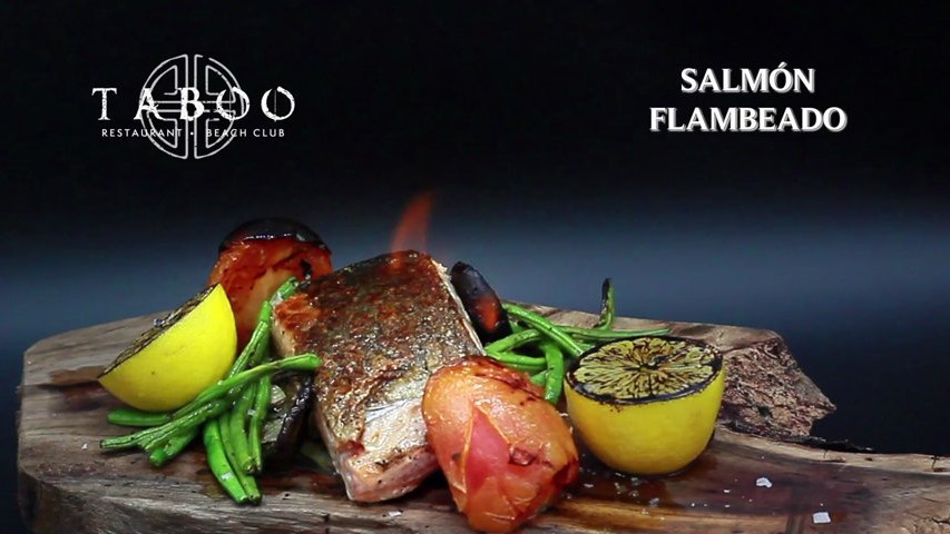 Salmón flambeado 