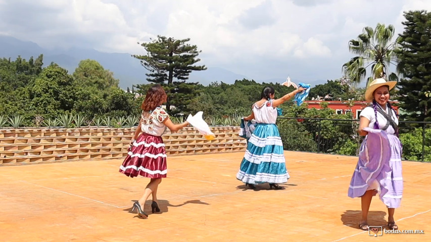 Baila, baila, oaxaqueña