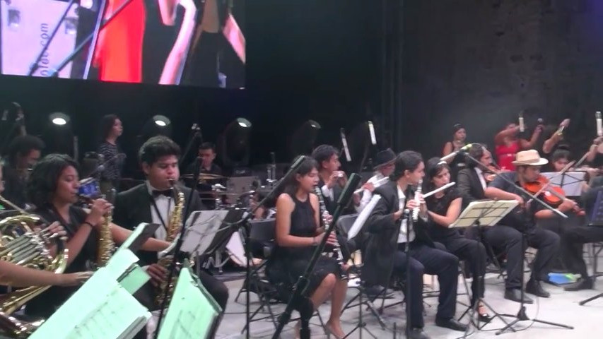 Enzastiga Orquesta Live, ¡a bailar!