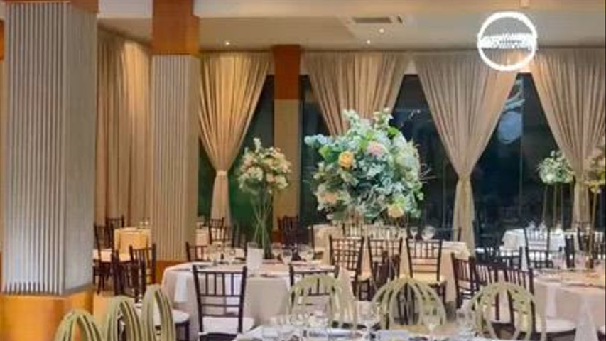 Salon Tres Lunas