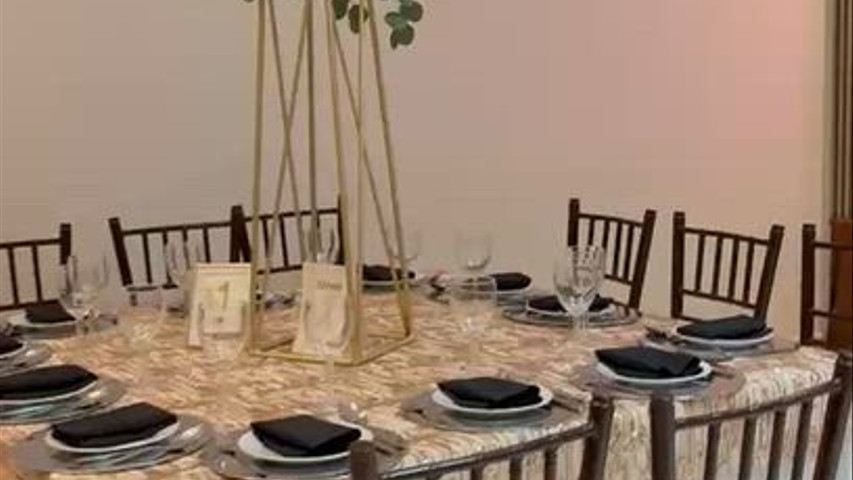 Salon Tres Lunas