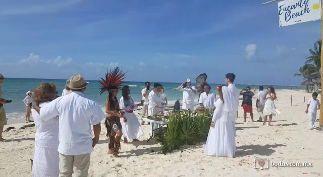 Boda maya en encanto Beach