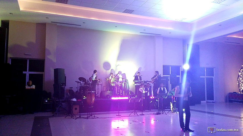 Evento con grupo en vivo