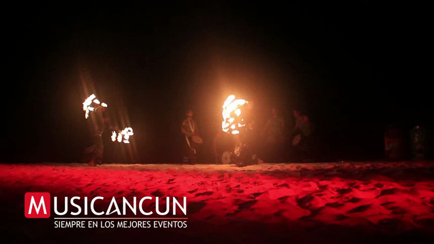 Show de fuego y tambores