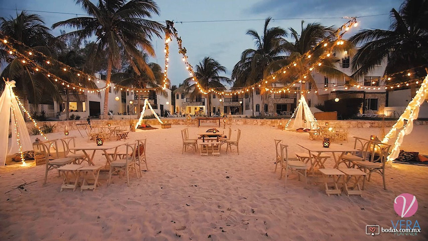 Cena rompe hielo en la playa