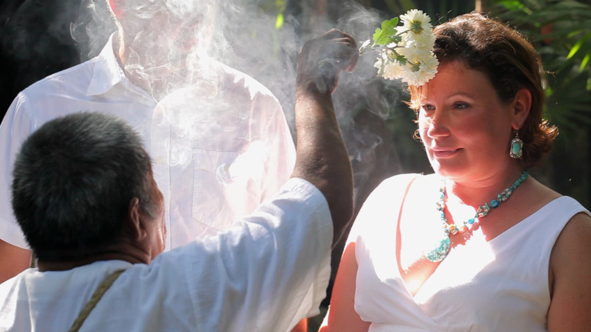 Ceremonia de boda maya con el abuelo Don Crisanto en el cenote azul