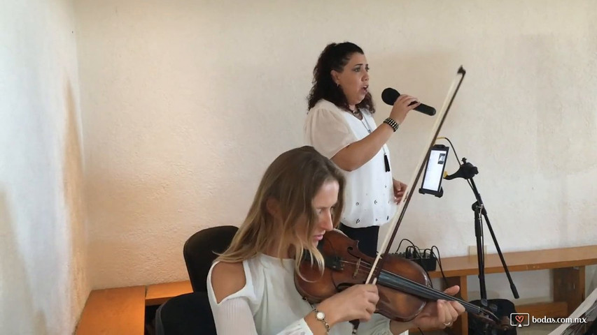 Dueto de violín y soprano para ceremonia