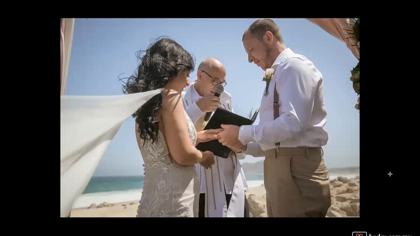 Novios reaccionan a sus fotos de boda